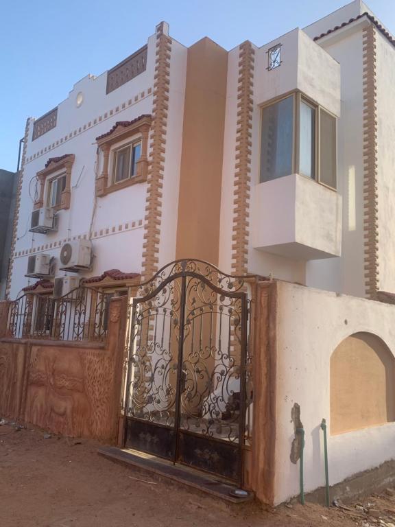 دهانات الرياض